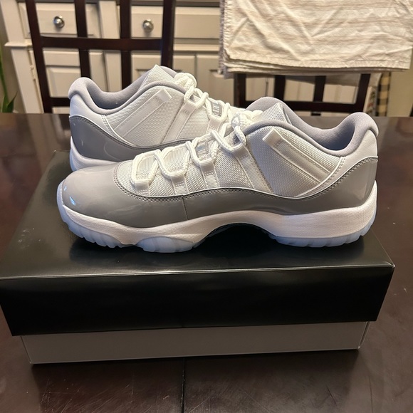 Jordan 11 retro low cement gray size 11